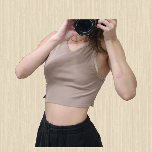 TNA Crew Waist Tank Brown - Picture 3 of 5